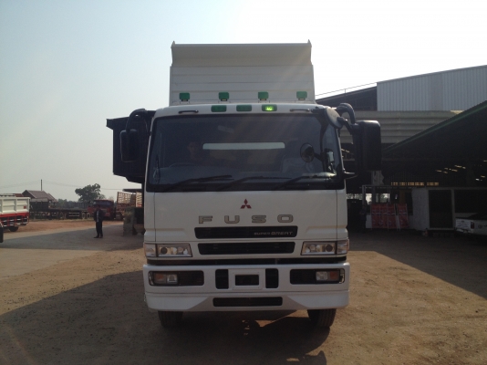 สวยๆเหมือนใหม่ป้ายแดง FUSO SUPERGRATE 380 แรงม้าระบบน้ำมัน กระบะดั้มพ์ดิน ยาว 6.0 เมตร กว้าง 2.50 เมตร สูง 1.50 เมตร รถทำใหม่ทั้งคัน พร้อมรับประกัน เครื่อง แอร์ เกียร์ เฟืองท้ายระบบไฟ ระบบแอร์  สนใจรีบเลยเลย