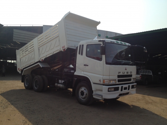 สวยๆเหมือนใหม่ป้ายแดง FUSO SUPERGRATE 380 แรงม้าระบบน้ำมัน กระบะดั้มพ์ดิน ยาว 6.0 เมตร กว้าง 2.50 เมตร สูง 1.50 เมตร รถทำใหม่ทั้งคัน พร้อมรับประกัน เครื่อง แอร์ เกียร์ เฟืองท้ายระบบไฟ ระบบแอร์  สนใจรีบเลยเลย