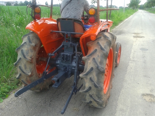 รถไถคูโบต้า L2201 พร้อมใช้งาน ราคานี้ ต่อลองได้ครับ