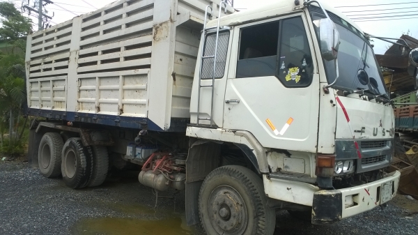 (จองแล้วจาก จ.ชลบุรี..)10ล้อดั้มFN527M-A25649 วางเก๋งนอก วางเครื่อง6D16เทอร์โบ 220แรง...รถใช้งานในโรงงานสับไม้ยางพารา...