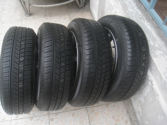 ขายล้อแม็ก g7 15"x6.5" et38 4 รู 100/114.3 ทำสีใหม่ สีเทากันหน้าเงา พร้อมยางถอดป้ายแดง dunlop sp31 175/60r15 ยางผลิตสัปดาห์ที่ 8 ปี 13 ตุ่มและสีที่หน้ายางมีทุกเส้นครับ ขายทั้งชุด 9,900 บาทครับ march, mirage, attrage, brio, amaze, aveo, mazda2, f