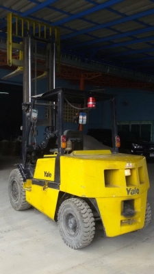 +++ ขายรถโฟล์คลิฟท์  YALE  FD40 ขนาด 4 ตัน  เครื่องยนต์ดีเซล  เสา 3 เมตร  เกียร์ออโตเมติค  งา 1,070  มม.  ยางลม  (รถสภาพสวย  พร้อมใช้)  *** สนใจรายละเอียด ราคา  คุยได้ครับ โทร. 081-659-7598 ครับ ***