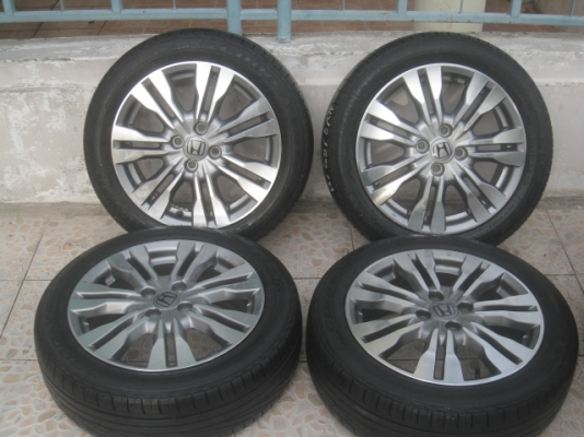 ขายล้อแม็ก city 16"x6" et53 4 รู 100 ล้อสภาพสวยครับ ยาง goodyear excellence 185/55r16 ยางผลิตสัปดาห์ที่ 12 ปี 13 ดอกยางยังหนาทุกเส้นครับ ขายทั้งชุด 9,900 บาทครับ สนใจติดต่อเล็กคลองสามครับ 081-3747940