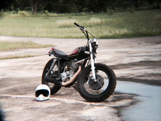 ขาย sr400แทร็กเกอร์โหดๆ ขาย sr400แทร็กเกอร์โหดๆ