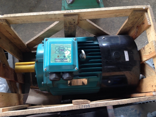 ขายมอเตอร์ Brook 25 HP. 1450 RPM 380 V ของใหม่อยู่ในลัง พร้อมใช้งาน