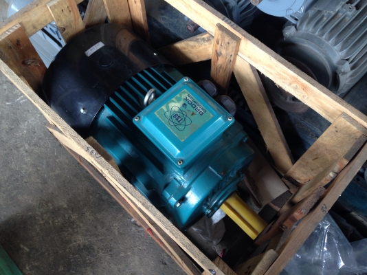 ขายมอเตอร์ Brook 25 HP. 1450 RPM 380 V ของใหม่อยู่ในลัง พร้อมใช้งาน ขายมอเตอร์ Brook 25 HP. 1450 RPM 380 V ของใหม่อยู่ในลัง พร้อมใช้งาน