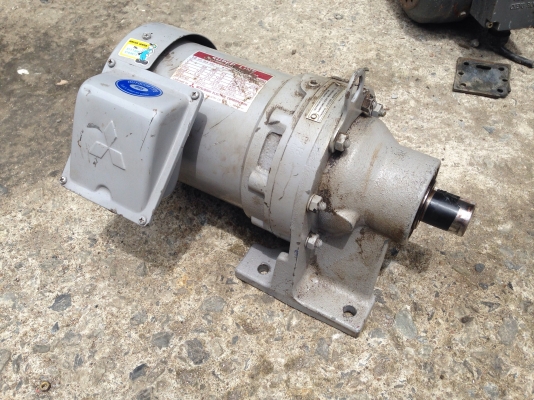 ขายมอเตอร์เกียร์ Cycro drive Sumitomo มอเตอร์ mitsubishi 1/2 HP. 380V อัตราทด 1:43 สภาพสวย วิ่งนิ่ม พร้อมใช้งาน มี 9 ตัวครับ(เหลือ 1 ตัวครับ)