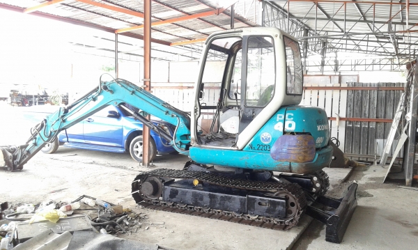 ขายแมคโคร โคมัทสุ pc40-7 พร้อมหัวเจาะ กะแทก