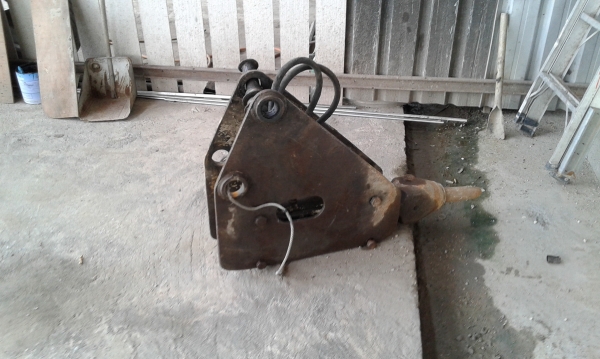 ขายแมคโคร โคมัทสุ pc40-7 พร้อมหัวเจาะ กะแทก