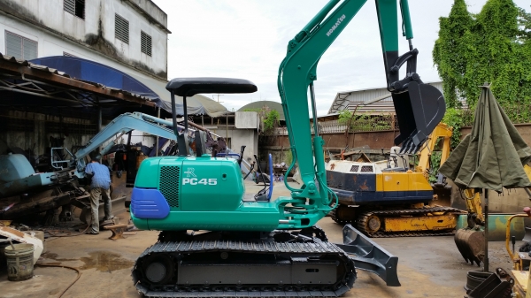ขาย รถขุด  KOMATSU รุ่น PC45-1- แทร็กเหล็ก มือสองญี่ปุ่น