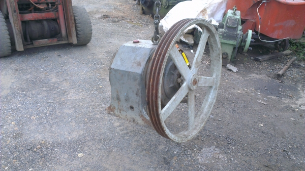 Sell> ขายหัวเกียร์ทด ขนาดมอเตอร์ 20 HP อัดตราทด 1:12 ตัวนี้จะเร็วหน่อยครับ จัดส่งทั่วประเทศครับ