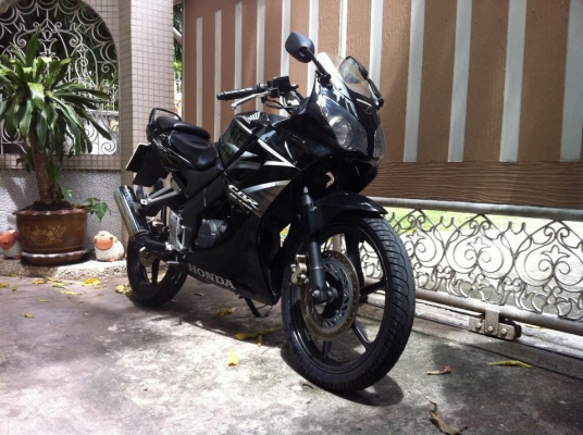 ขออนุญาติขาย HONDA CBR 150 ปี52 ตัวสุดท้าย สตา์ร์ทมือ สภาพเดิมๆสวยๆ โอนให้ฟรีครับ