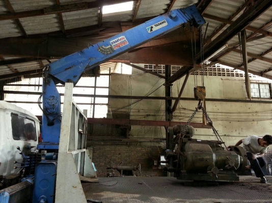 ต้องการขายรถหกล้อISUZUติดเครน3ตัน5ปลอก