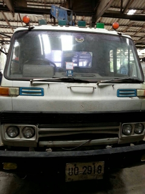 ต้องการขายรถหกล้อISUZUติดเครน3ตัน5ปลอก
