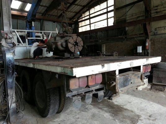 ต้องการขายรถหกล้อISUZUติดเครน3ตัน5ปลอก