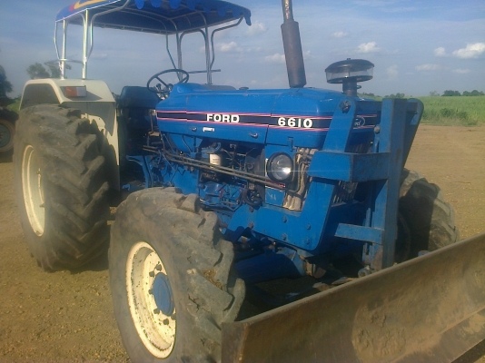 ขายครับ6610  2เพลาคานหน้าคาลาโล่มีเทอร์โบพร้อมใช่มีทะเบียนสนใจโทร0810076640