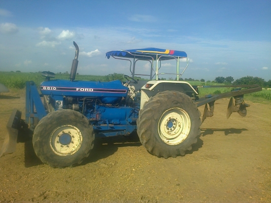 ขายครับ6610  2เพลาคานหน้าคาลาโล่มีเทอร์โบพร้อมใช่มีทะเบียนสนใจโทร0810076640