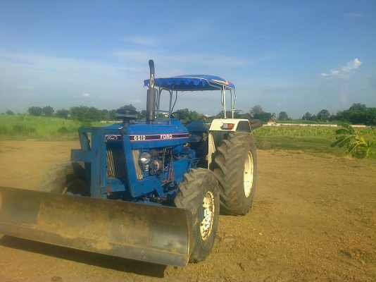 ขายครับ6610  2เพลาคานหน้าคาลาโล่มีเทอร์โบพร้อมใช่มีทะเบียนสนใจโทร0810076640