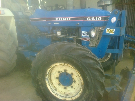 ขายครับ6610  2เพลาคานหน้าคาลาโล่มีเทอร์โบพร้อมใช่มีทะเบียนสนใจโทร0810076640