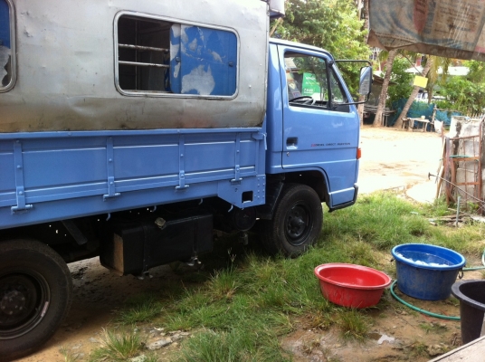 ขายด่วน4ล้อกลาง 88 แรงม้า. ปี36. มีแอร์เดิมบ้างทั้งคัน