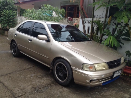 ขาย รถนิสสัน super saloon ปี98 เกียร์ออโต้ ติดแก็ส สภาพดี ราคา 46,000.-