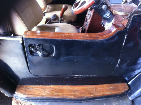 รถจิ๊ฟเท่ๆถูกๆเพียงแสนต้นๆ (115,000 ) เอกสารพร้อมโอน