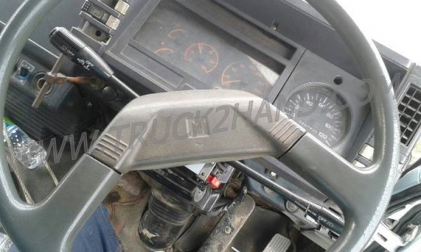 ISUZU 6 ล้อติดเครน 3 ตัน  รุ่น FTR11LY 160 แรงม้า ปีจดทะเบียน 2544