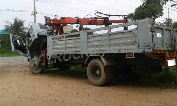 ISUZU 6 ล้อติดเครน 3 ตัน  รุ่น FTR11LY 160 แรงม้า ปีจดทะเบียน 2544