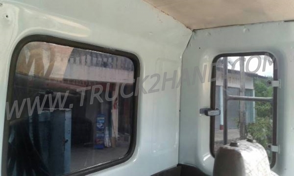 ISUZU 6 ล้อติดเครน 3 ตัน  รุ่น FTR11LY 160 แรงม้า ปีจดทะเบียน 2544