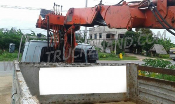 ISUZU 6 ล้อติดเครน 3 ตัน  รุ่น FTR11LY 160 แรงม้า ปีจดทะเบียน 2544