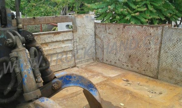 ISUZU 6 ล้อติดเครน 3 ตัน  รุ่น FTR11LY 160 แรงม้า ปีจดทะเบียน 2544