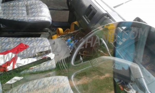 ISUZU 6 ล้อติดเครน 3 ตัน  รุ่น FTR11LY 160 แรงม้า ปีจดทะเบียน 2544