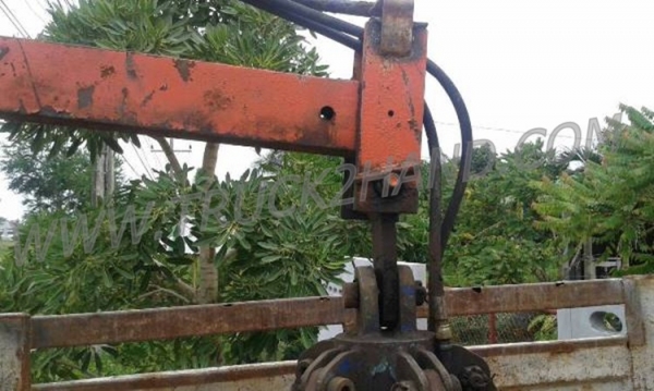 ISUZU 6 ล้อติดเครน 3 ตัน  รุ่น FTR11LY 160 แรงม้า ปีจดทะเบียน 2544