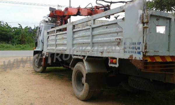 ISUZU 6 ล้อติดเครน 3 ตัน  รุ่น FTR11LY 160 แรงม้า ปีจดทะเบียน 2544