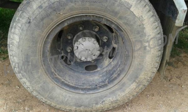 ISUZU 6 ล้อติดเครน 3 ตัน  รุ่น FTR11LY 160 แรงม้า ปีจดทะเบียน 2544