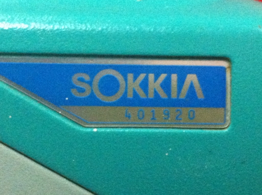 กล้องที่ใช้กับงานสำรวจพื้นที่  SOKKIA  พร้อมใช้งานมีกล่องเก็บบุฟองน้ำ เก็บรักษาไว้อย่างดี
