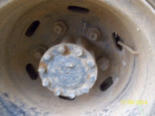 330000 บ   ไม่มีทะเบียน ดั้มขี้นใหม่  เครื่องอิซูสุ 110 เเรง