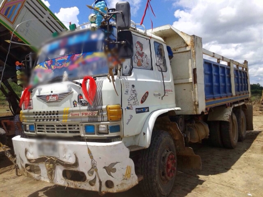 ขายรถบรรทุกสิบล้อดัมพ์ Hino sumo227 เครื่องเดิม เกียร์เดิม 2 เพลา กระบะเหล็ก ทะเบียนพร้อม