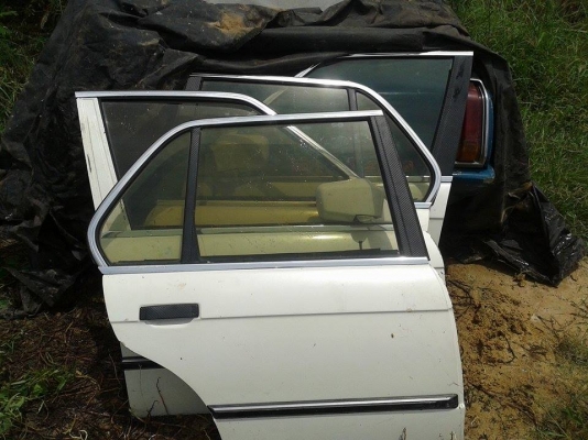 อะไหล่ E30 318 ขายเหมายกกอง 5000 บาท