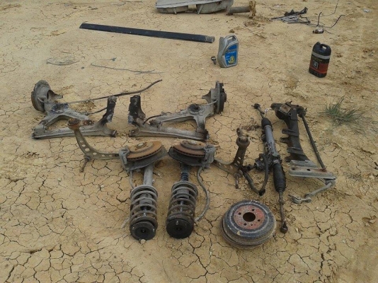 อะไหล่ E30 318 ขายเหมายกกอง 5000 บาท