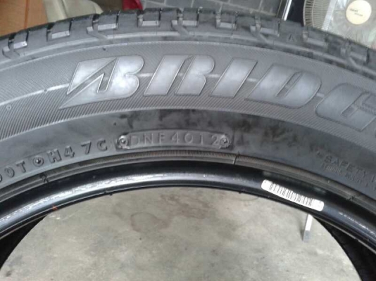 ขายยาง 235/55/18  ปี12    1คู่
