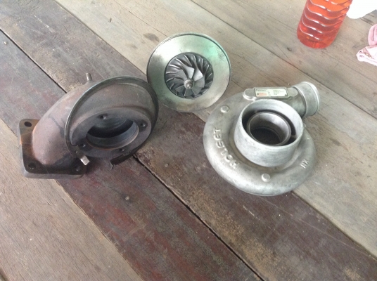 ขายเทอร์โบ holset hx40 พร้อมโข่งเบอร์50