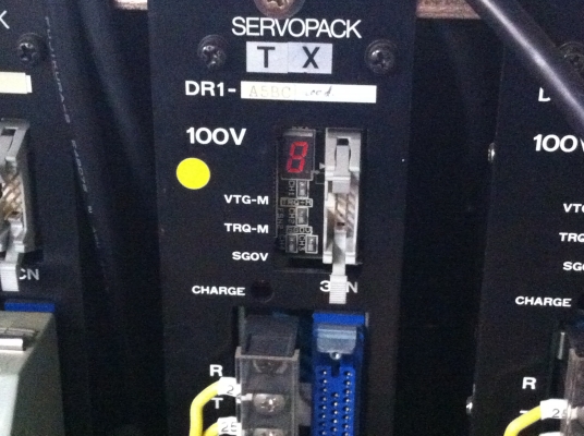 ชุดควบคุมservo pack และ AC เซอร์โวมอเตอร์มาพร้อมกันเป็นชุด ใช้ประกอบทำเครื่องจักร หุ่นยนต์