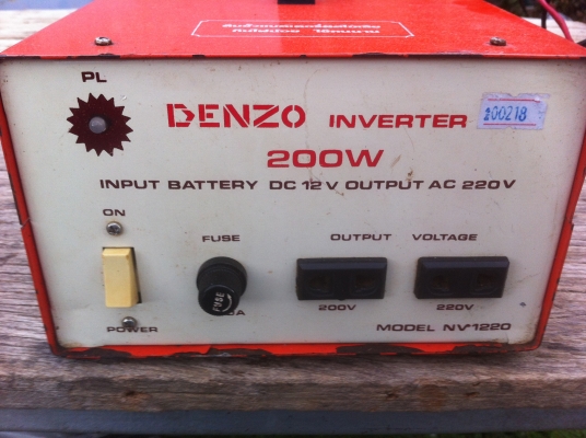 เครื่องแปลงไฟ DENZO ขนาด 200 วัตต์ จากแบตเตอรี 12 V. เป็นบ้าน 220 V. เอาไปใช้กับที่ต่างๆที่ไม่มีไฟฟ้าใช้ได้ เครื่องแปลงไฟ DENZO ขนาด 200 วัตต์ จากแบตเตอรี 12 V. เป็นบ้าน 220 V. เอาไปใช้กับที่ต่างๆที่ไม่มีไฟฟ้าใช้ได้