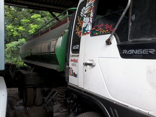 ขายด่วนครับ รถน้ำ 1 เพลา HINO F18 สวยพร้อมใช้งาน เอกสารพร้อมโอนครับ