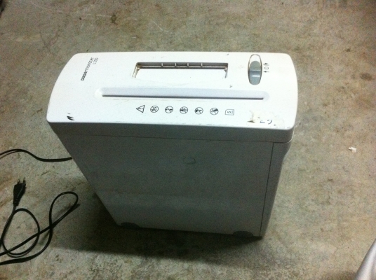 เครื่องทำลายเอกสาร/ย่อยฉีกเอกสาร MARTIN YALE ของเยรมัน ผลิตที่จีน รุ่น Paper monster L100 ทำงานได้ดี