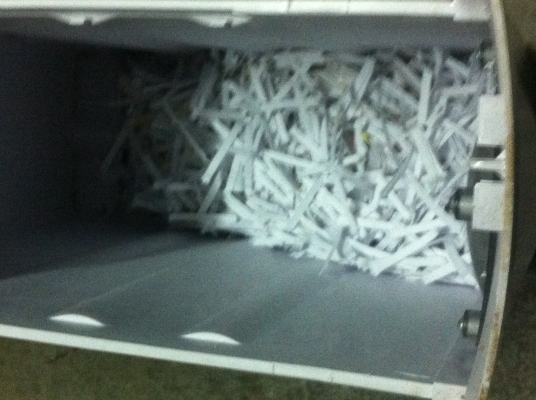 เครื่องทำลายเอกสาร/ย่อยฉีกเอกสาร MARTIN YALE ของเยรมัน ผลิตที่จีน รุ่น Paper monster L100 ทำงานได้ดี