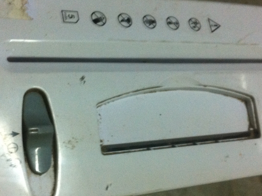 เครื่องทำลายเอกสาร/ย่อยฉีกเอกสาร MARTIN YALE ของเยรมัน ผลิตที่จีน รุ่น Paper monster L100 ทำงานได้ดี