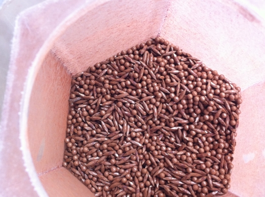 เครื่องขัดเครื่องประดับแบบลูกล้อหมุนกลิ้งพร้อมลูกขัดในกล่องหมุนรูป 6 เหลี่ยม