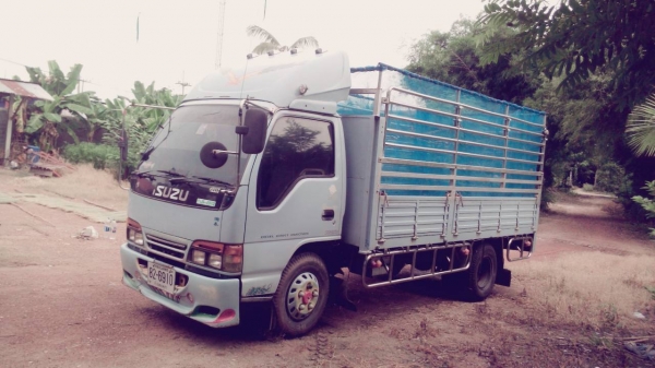 ขายด่วนรถบรรทุก 6 ล้อ ISUZU NKR
